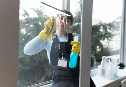 Nettoyage de vitres intérieures et extérieures aux Villages Vovéens